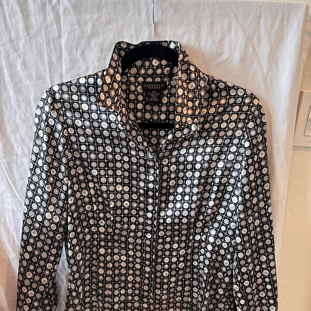 Rafaella Black and White Circle Pattern Blouse - Picture 4 of 6